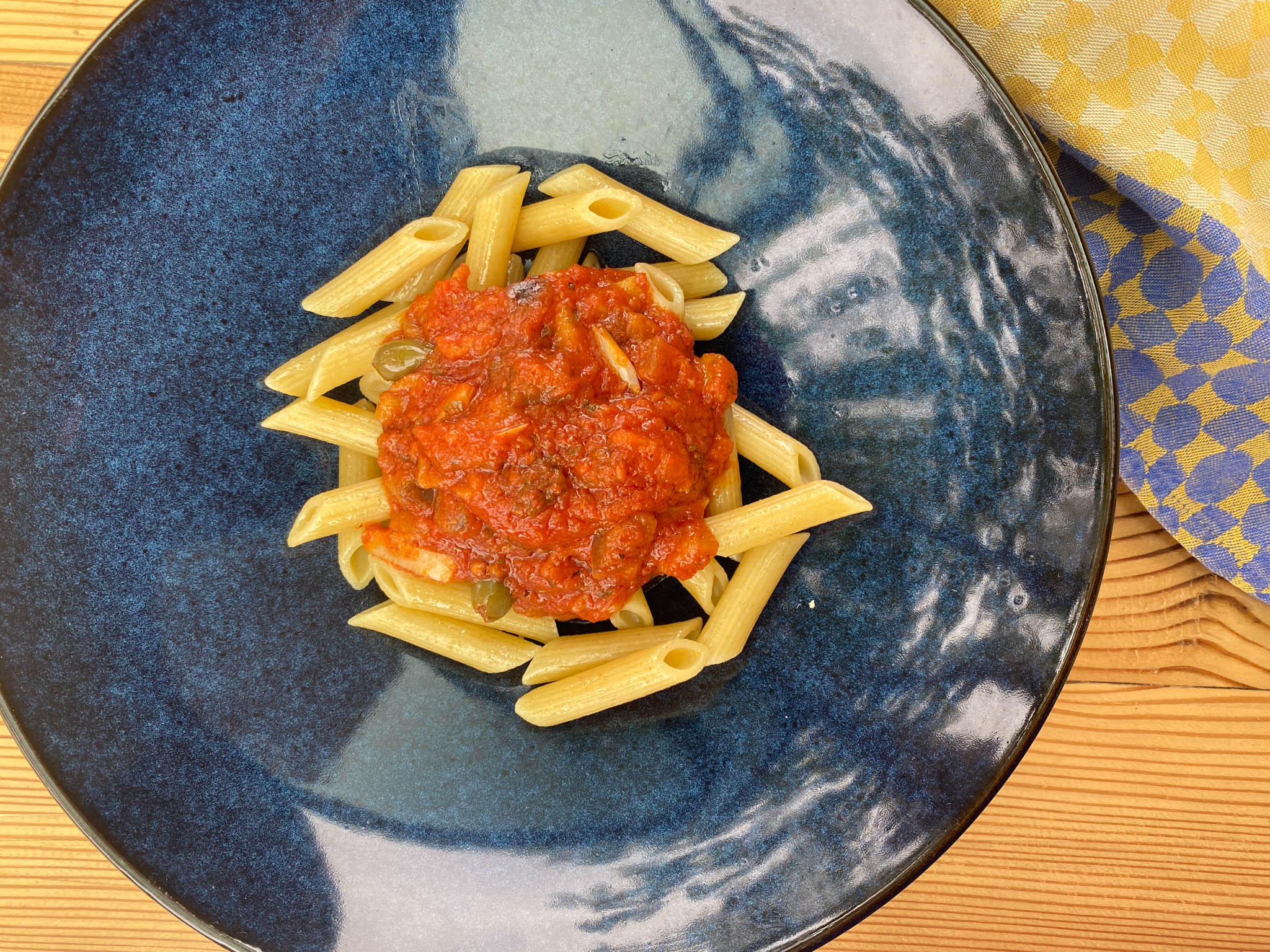 'Nudeln mit Melanzane all’italiana'